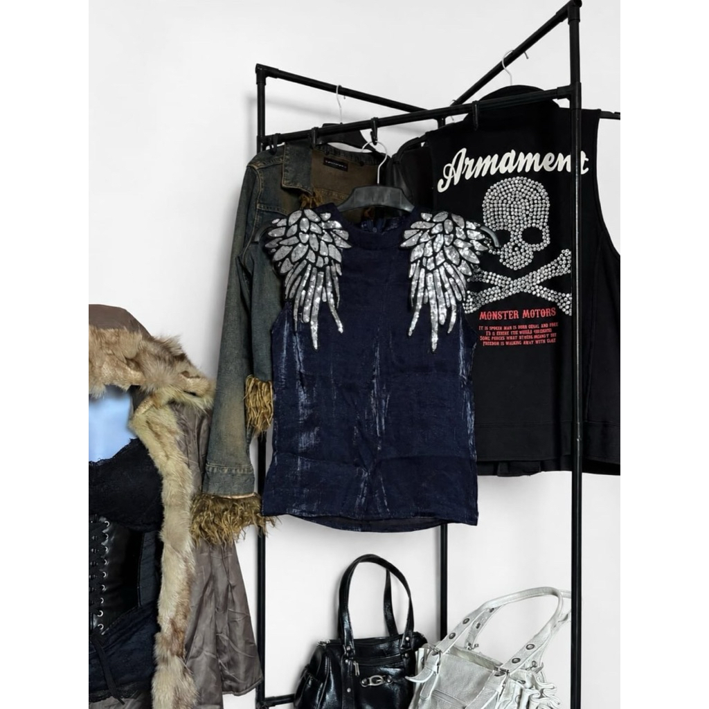 2000’s angel wing tee shirt (+adm)