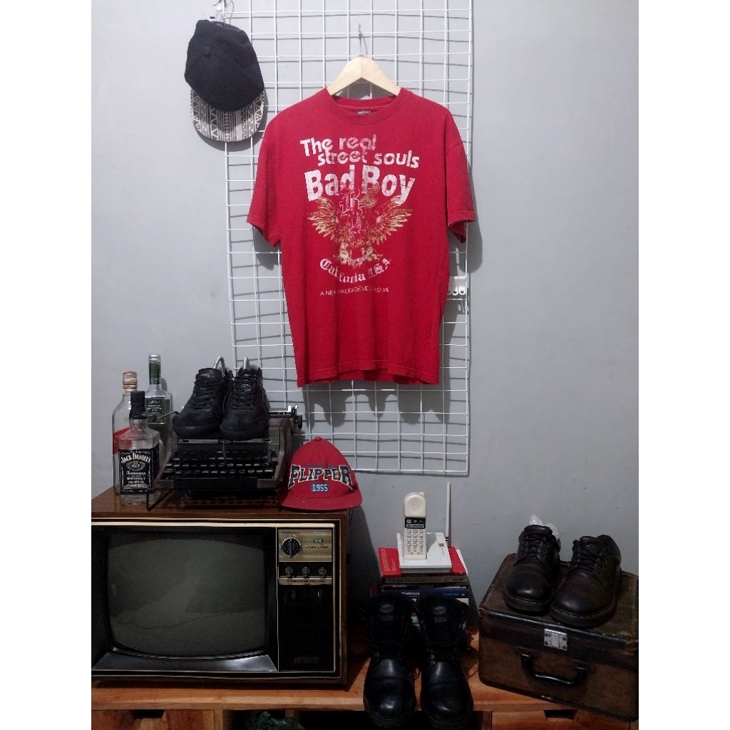 kaos vintage y2k badboy second bekas preloved since 1982