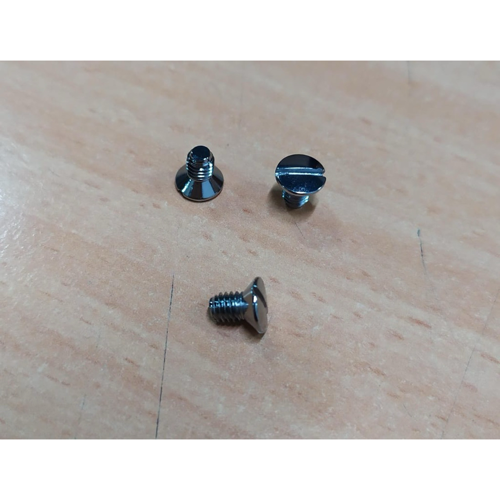 (1 Biji) Baut Dek Kotak Heavy Duty Mesin Jahit Portable Singer / Sparepart Mesin Jahit Portabel Sing
