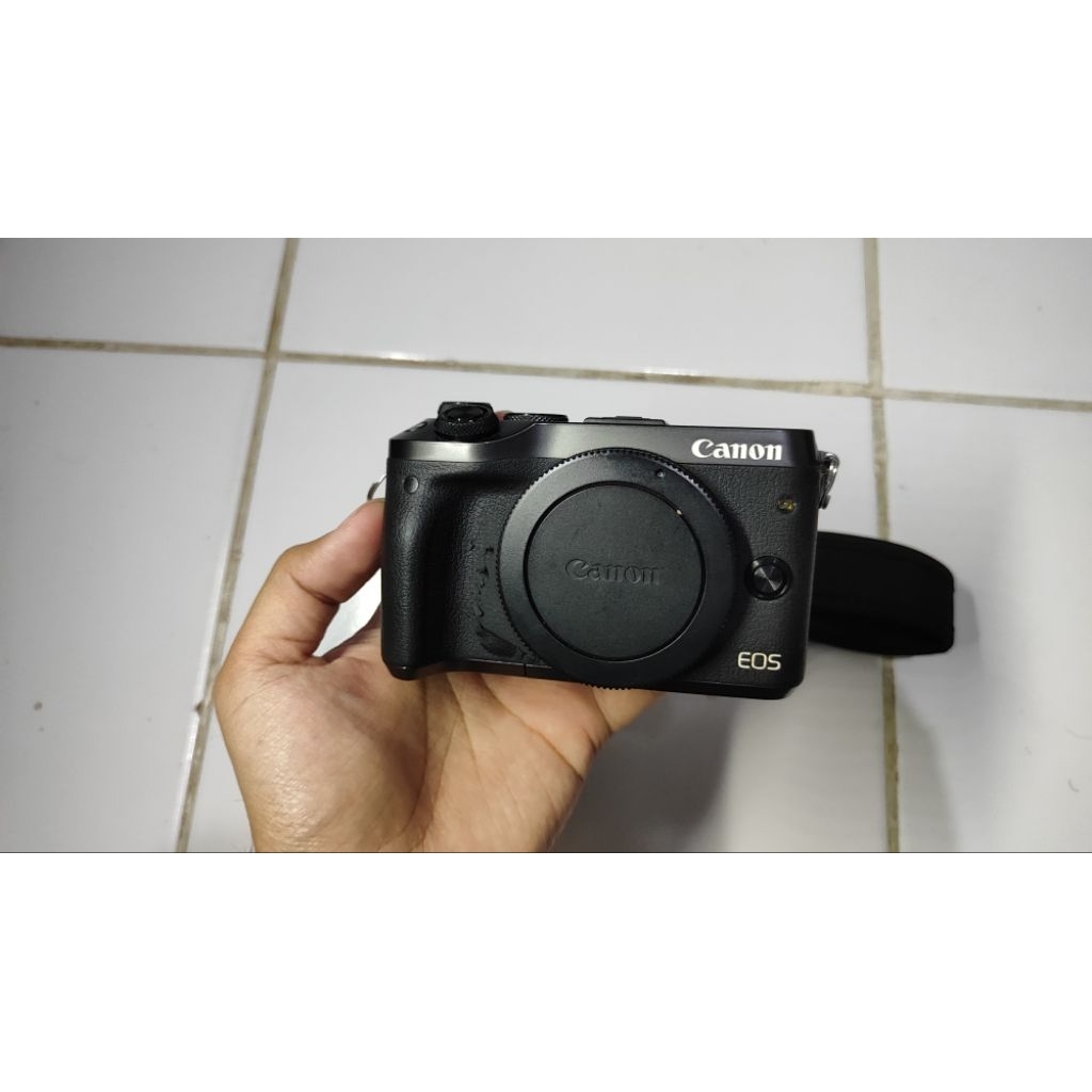 Canon EOS M6
