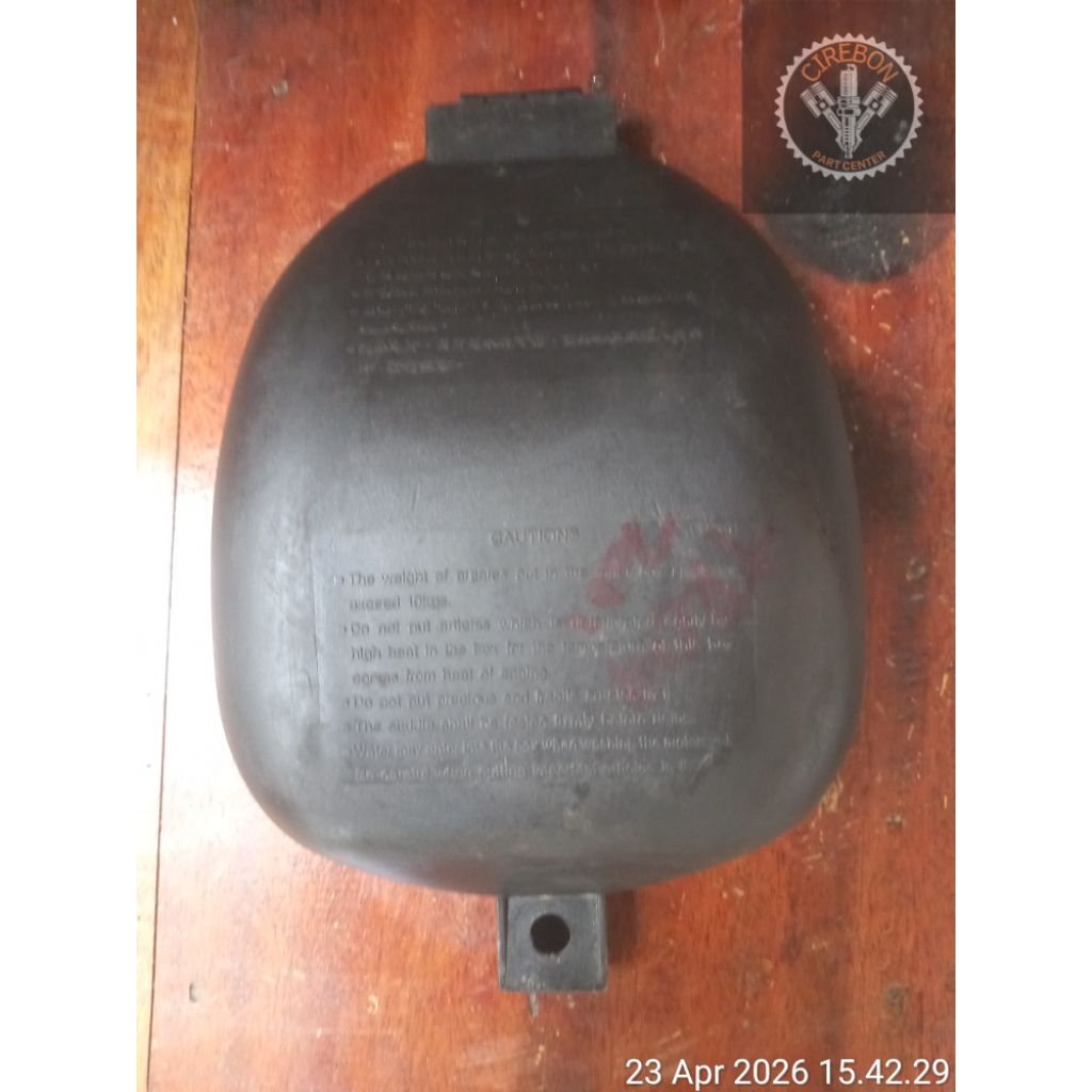 TUTUP KARBU DALAM BAGASI KYMCO TREND 2000 SECOND