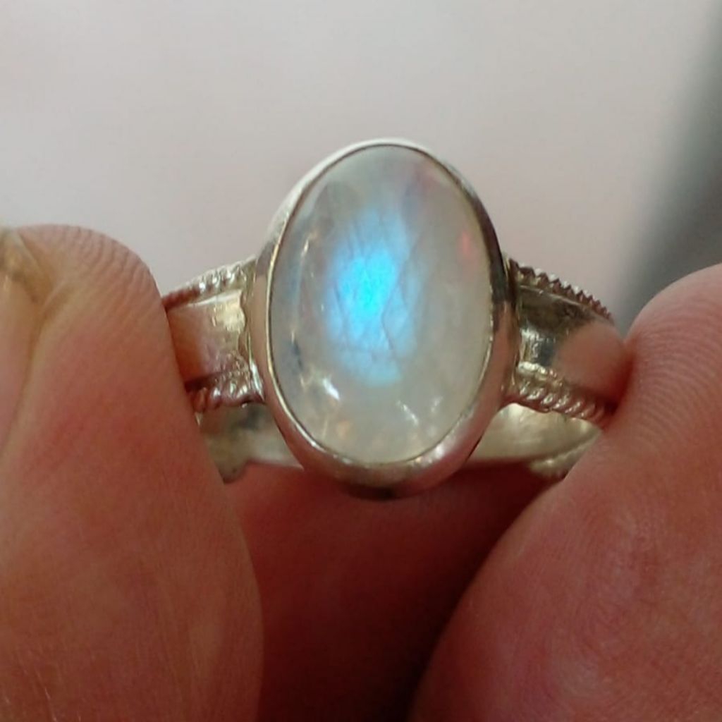 Biduri Bulan/Rainbow Moonstone Ring Perak Elegan