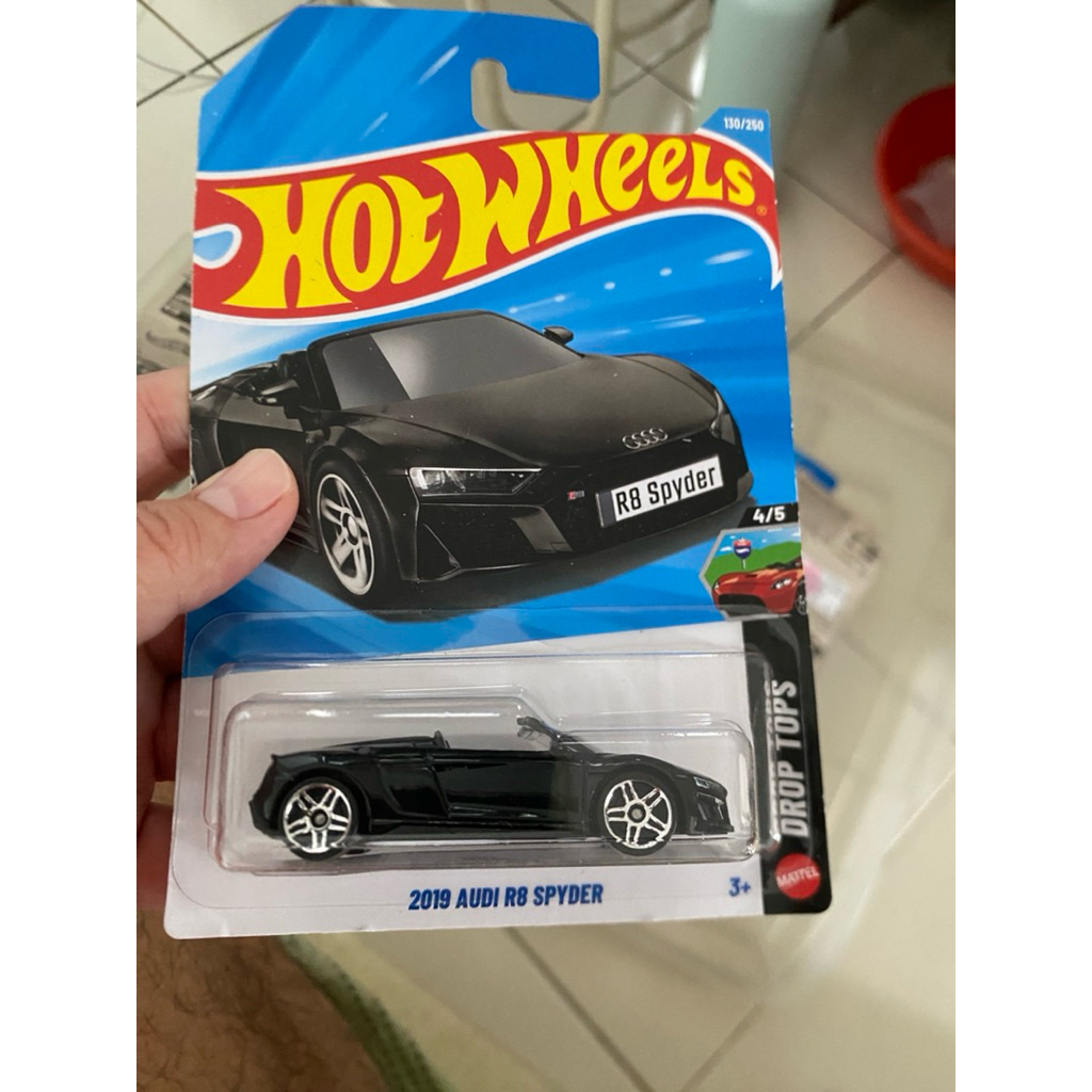 hot wheels 2019 audi R8 spyder