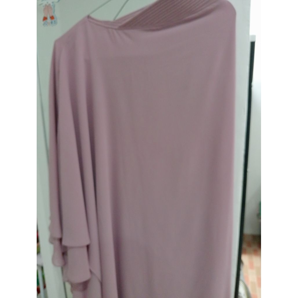 PRELOVED ZULAIKHA KHIMAR DUSTY PINK size L by Atelier angelina