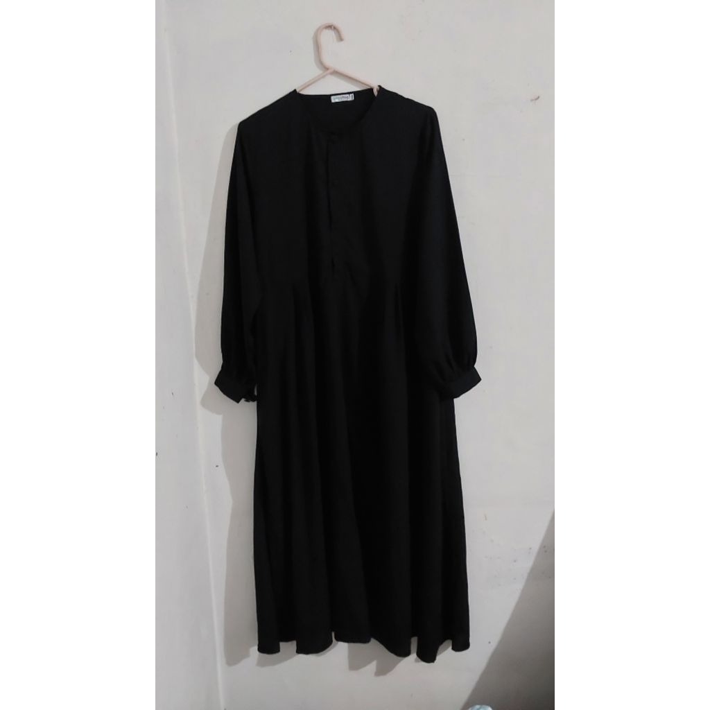 Preloved / Bekas Gamis Hitam Wolfis Pelangi Hijab Original