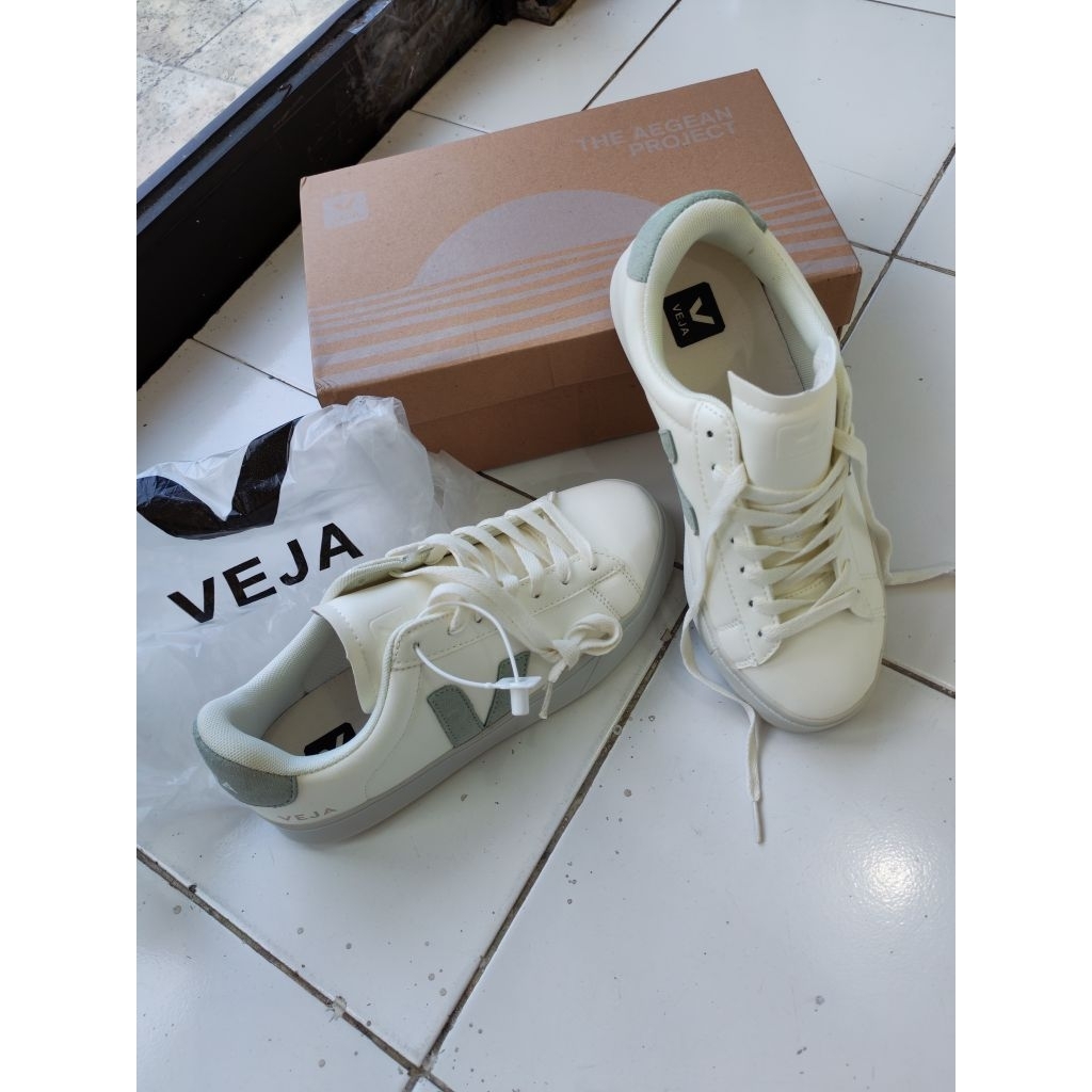 Sepatu Veja