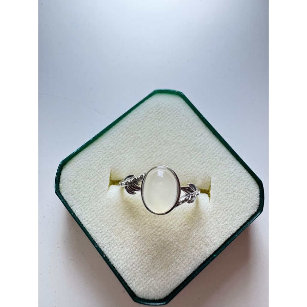 cincin moonstone