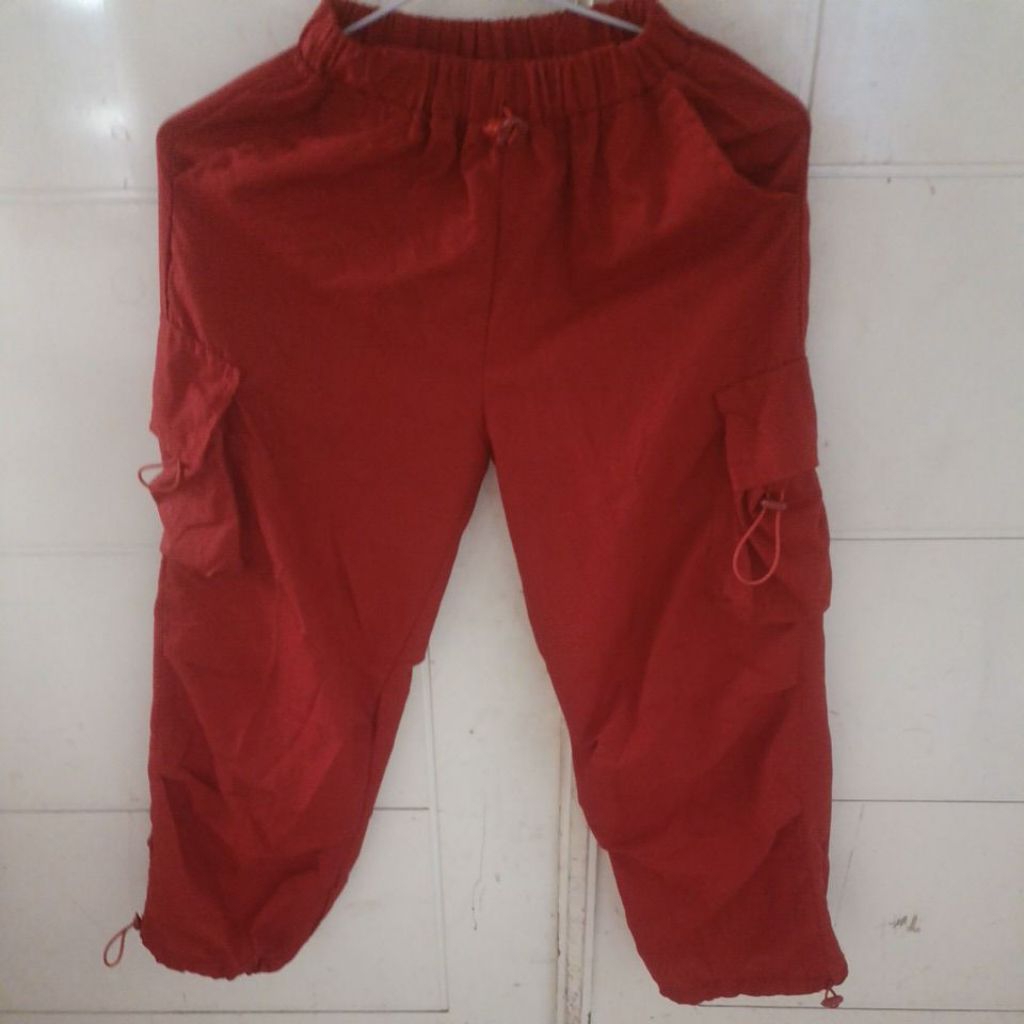 Celana cargo anak warna merah bahan katun premium Korean style preloved panjang80cm kisaran usia8-10
