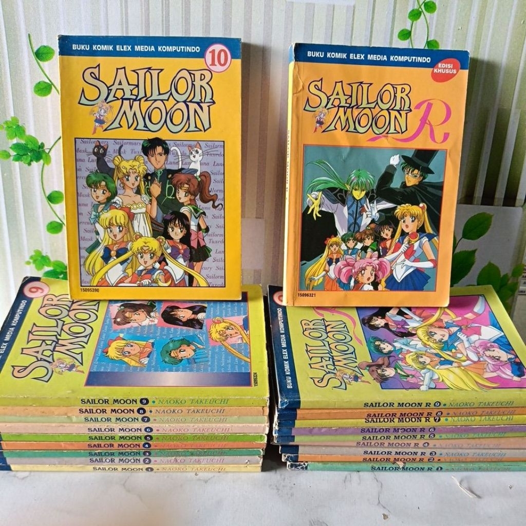 Komik Sailor Moon warna full set tamat 1-10 + sailor moon R warna full set tamat 1-9 + edisi khusus 