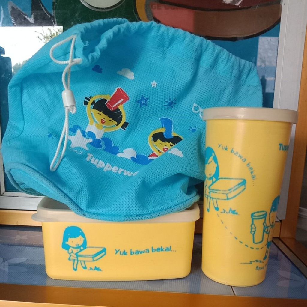 tempat makan tupperware set free tas ori preloved