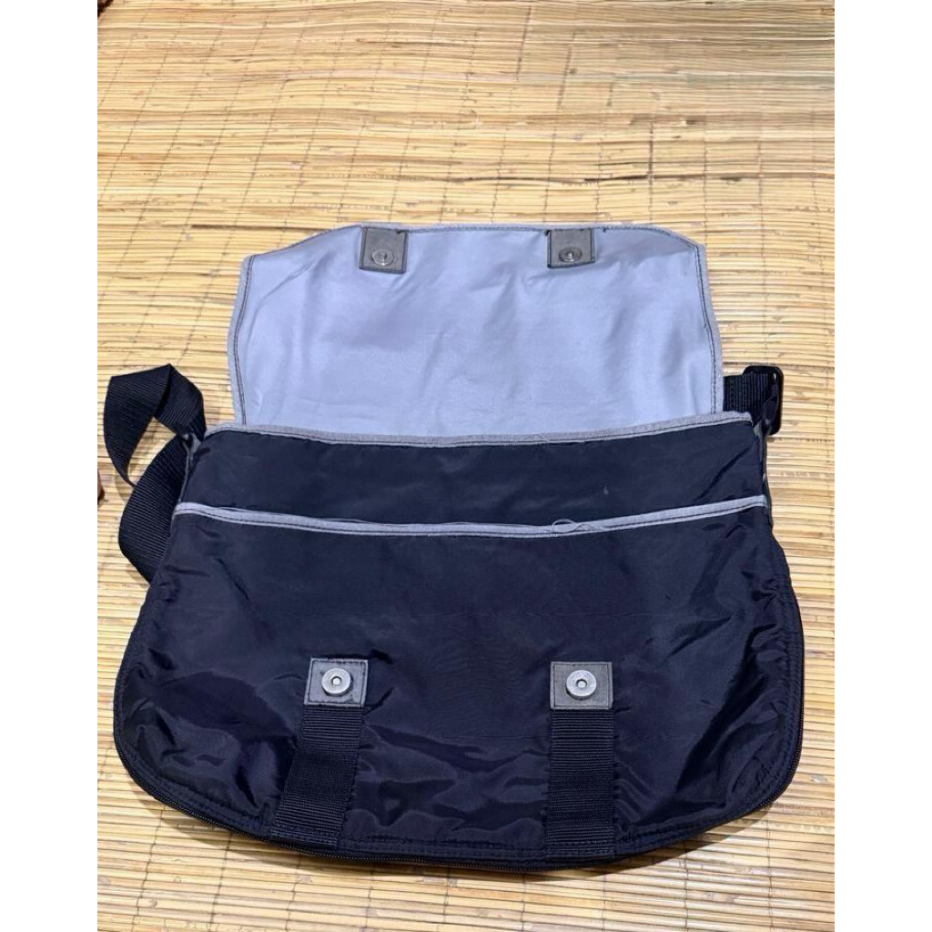 tas kerja lacoste second