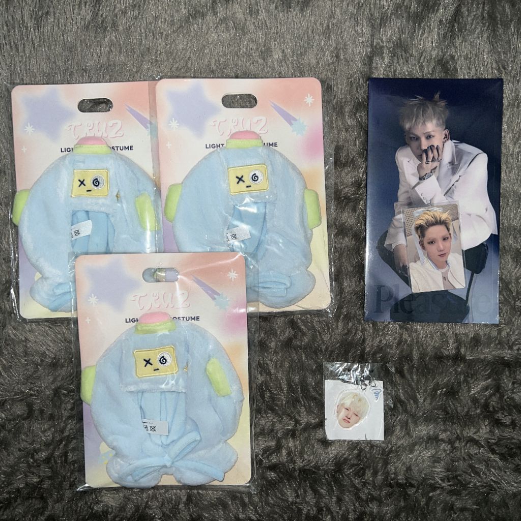 ALBUM TREASURE DIGIPACK PLEASURE HYUNSUK, TRUZ PLANET LS CAPE HIKUN HEAD COVER & FACE KEYCHAIN KEYRI