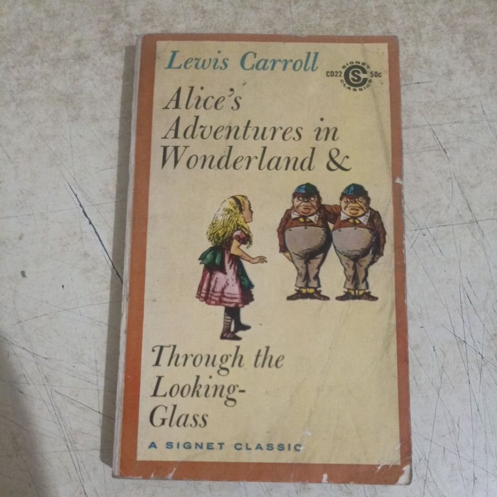 Buku ALICE'S ADVENTURES IN WONDERLAND & THROUGH THE LOOKING-GLASS