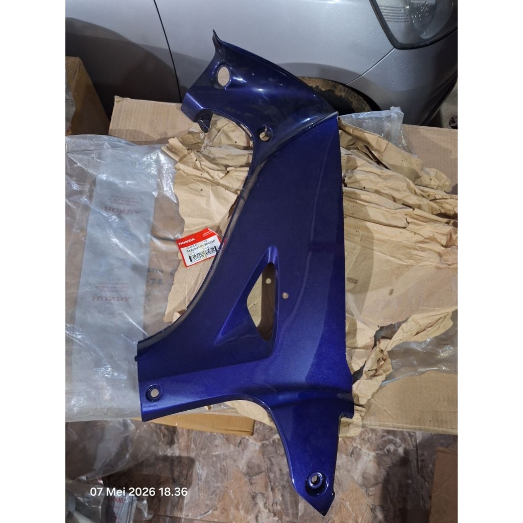 Cover sayap sebeng dalam honda karisma ungu kanan saja original ahm honda 64400-kph-880fmi