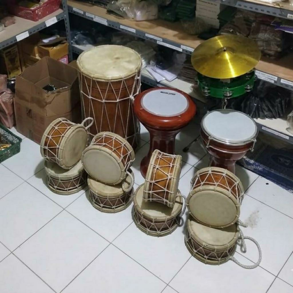SATU SET ALAT MUSIK MARAWIS (DUMBUK, HAJIR, KECIMPRING, 6 PCS KAPRAK)