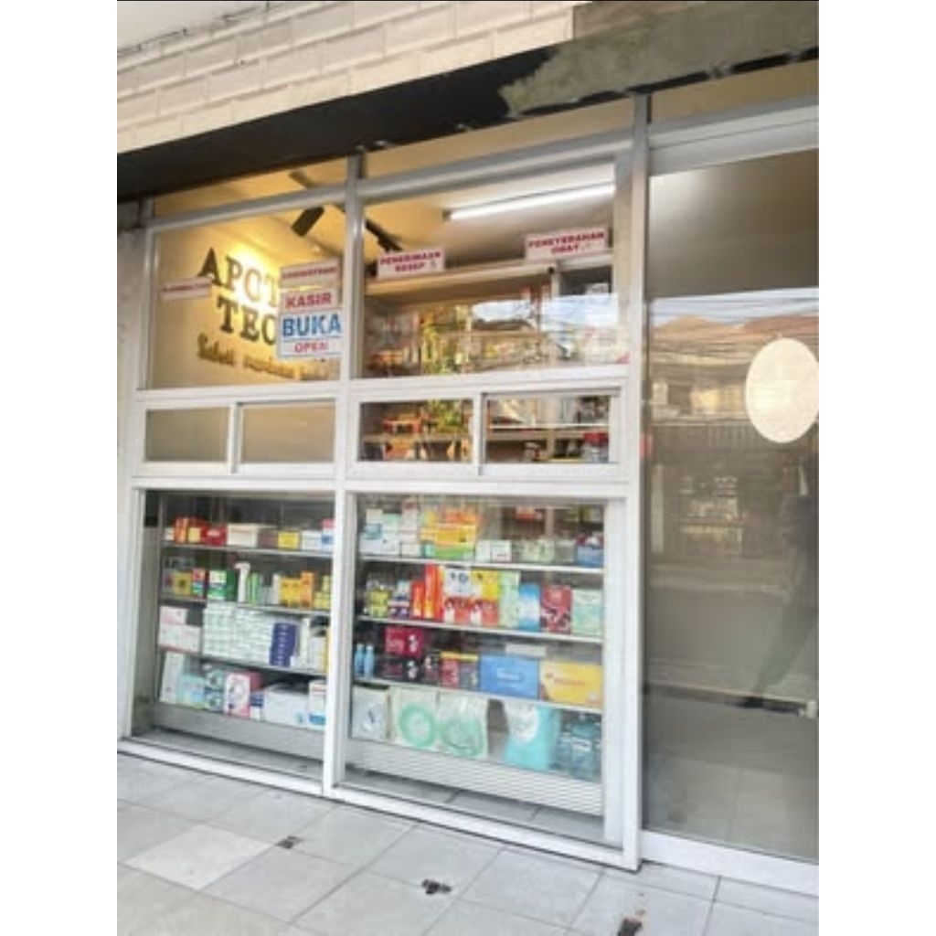 Partisi Kaca almunium Partisi kaca/ pintu kaca/polingget/partisi alumunium/roling door p300cmxt200cm