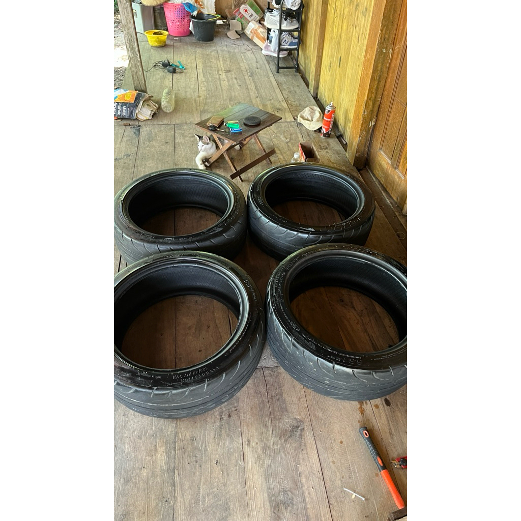accelera 651 205 45 r17 semislick