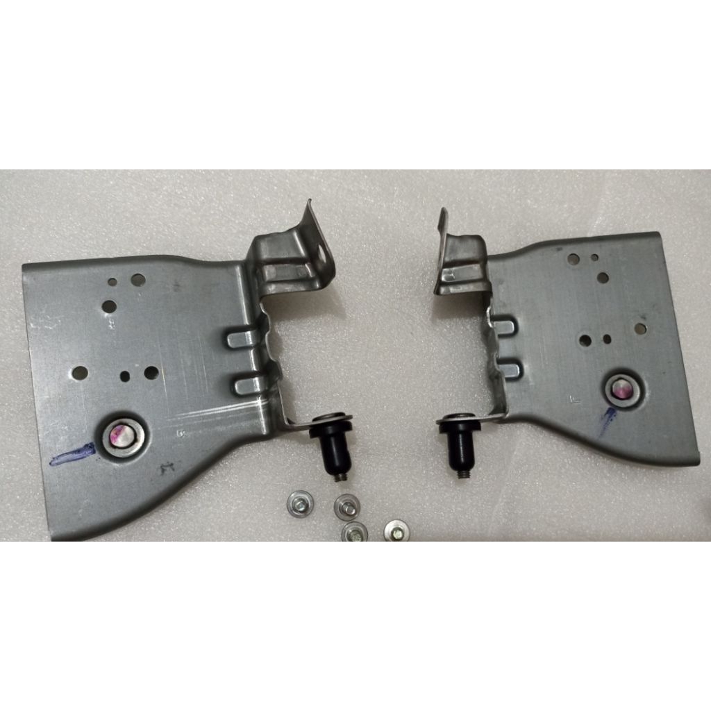 Breket headunit dobeldin suzuki XL 7