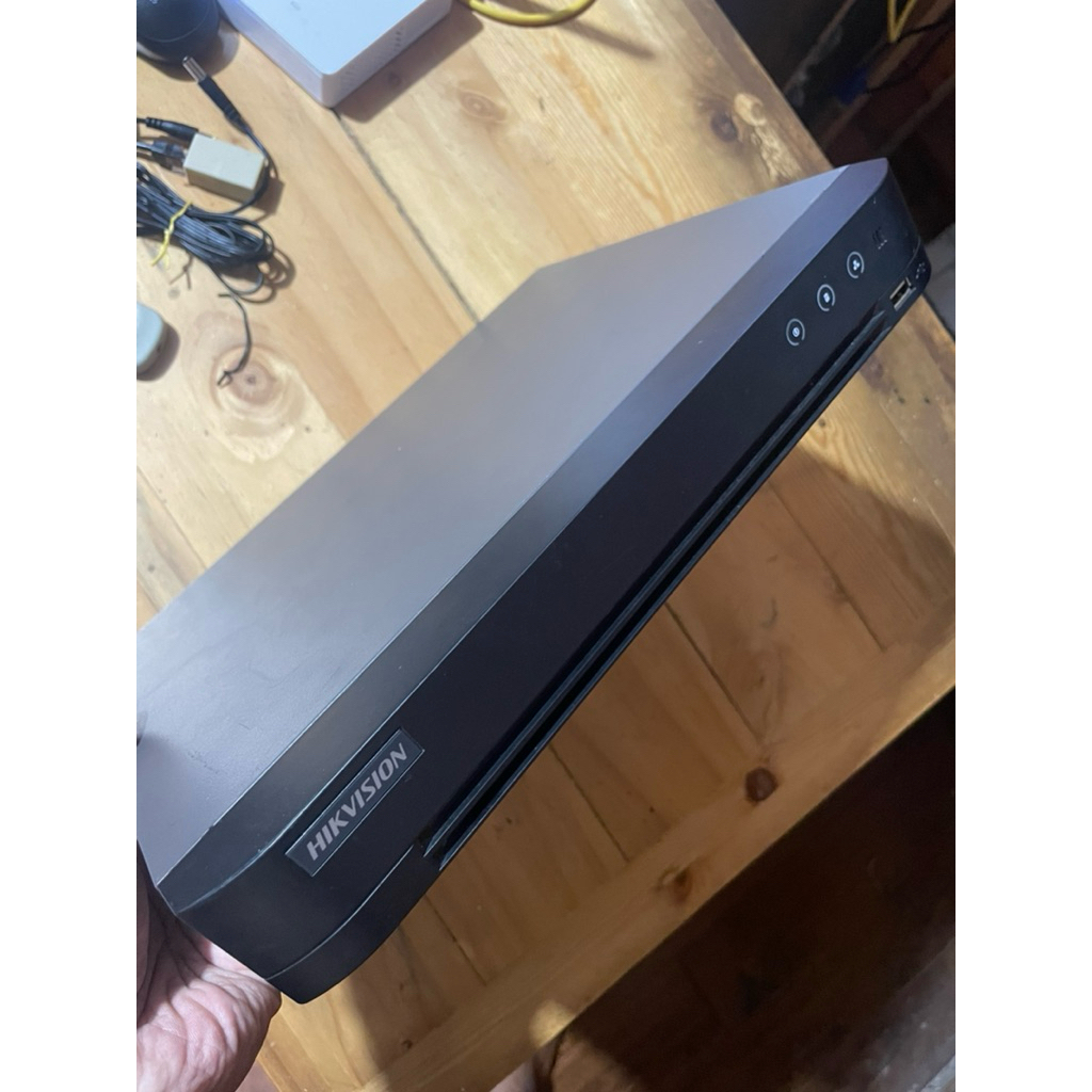 DVR CCTV Hikvision iDS-7204HUHI-M1/S Second/Bekas Rusak Matot