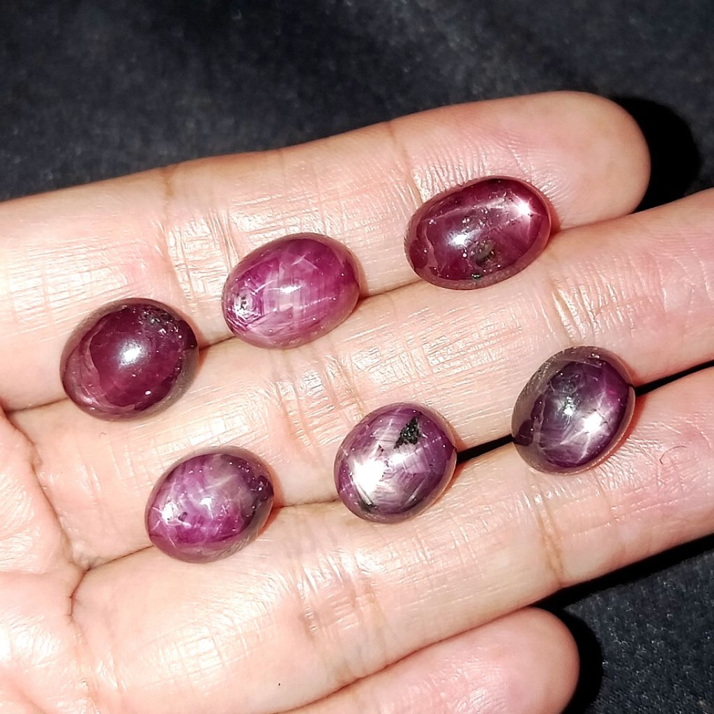 Natural Ruby Star Merah Keunguan (A1) / Merah Daging Bentuk Oval Polos