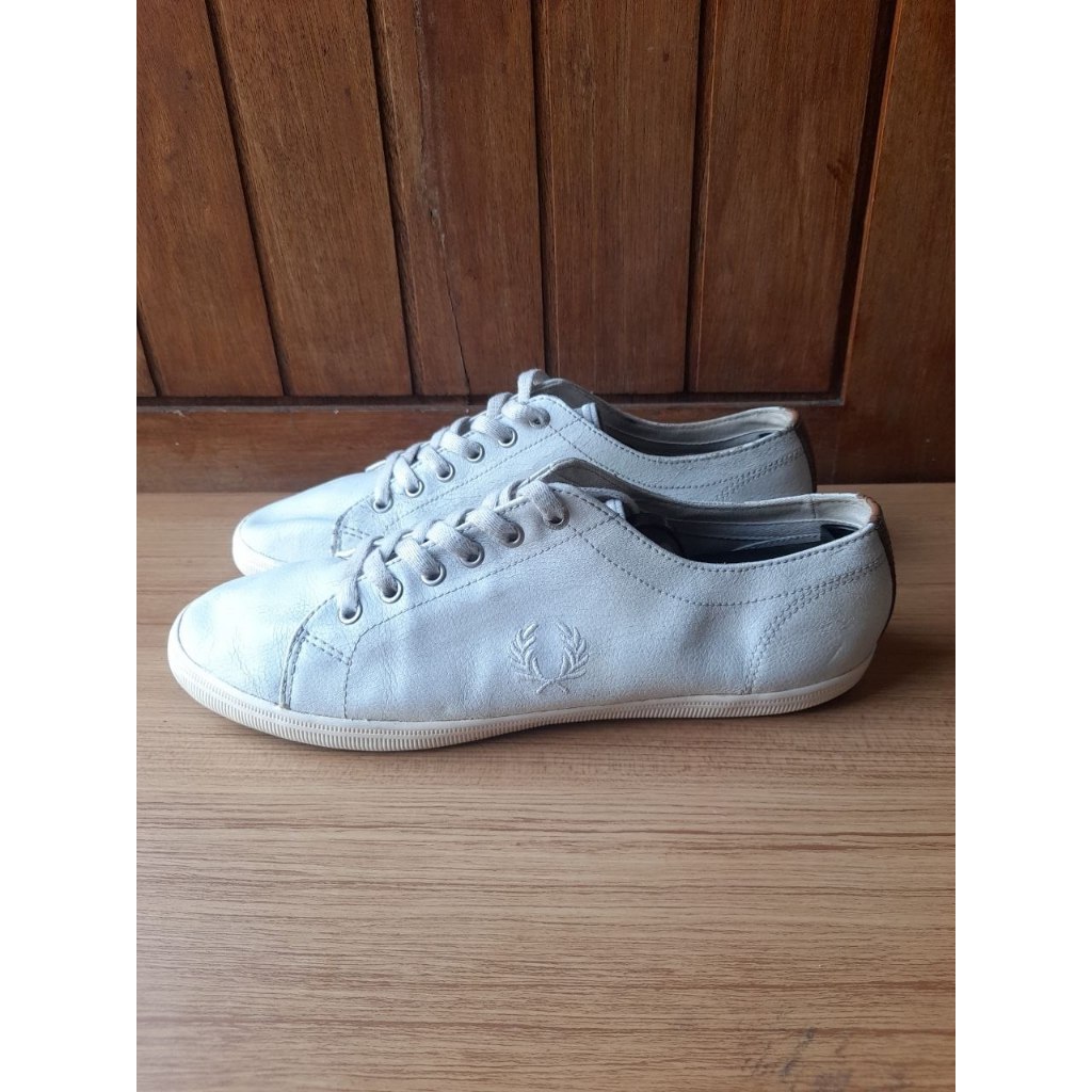 Sepatu Fred Perry size 43