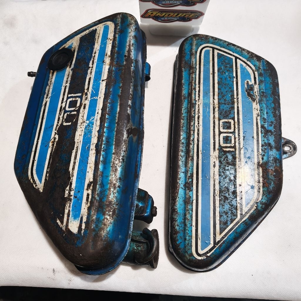 tepong tempong kempol tutup aki wadah botol oli samping Suzuki RS100 RS 100 biru oryginal second bek