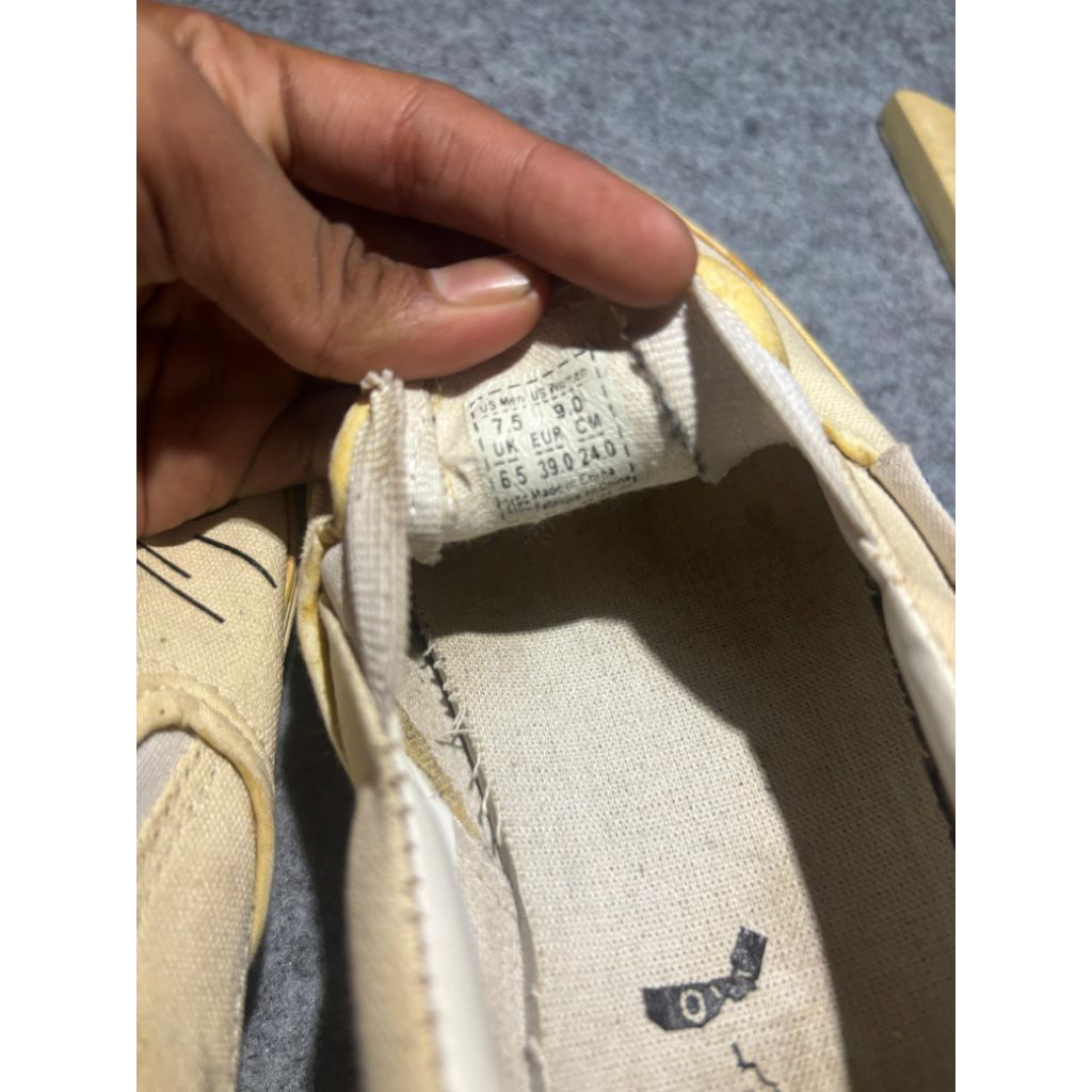 sepatu vans putih