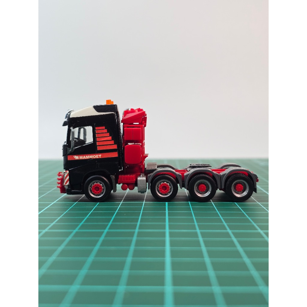 Herpa Mammoet Custom Volvo FH16 8X4 | Truck