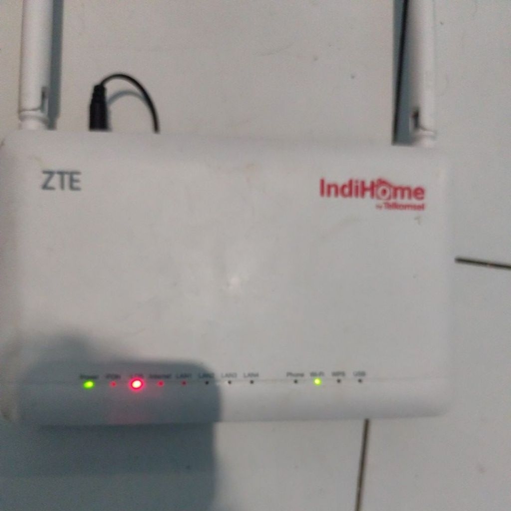 MODEM ZTE F670L BIRU