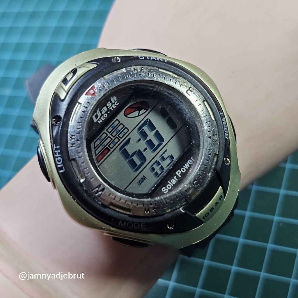 Jam Digital Dash Neo Tec Solar Power Vintage Bekas