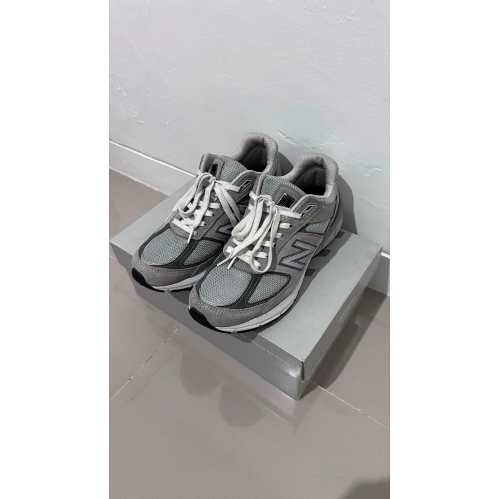 New Balance 990 v5