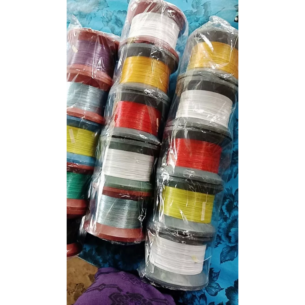 Benang Layangan / Kenur Layangan / Benang Gulungan Layangan / Bladu Kenur Layangan / Warna Random