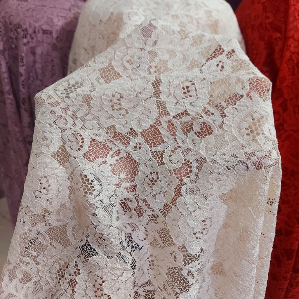 kain brokat premium  - kain brokat luxury  - kain brokat motif timbul ( ivory) AT