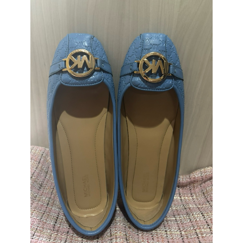 Preloved Sepatu MK Fulton blue size 9,5 M