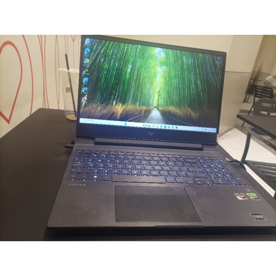 hp victus ryzen 5 7535HS rtx 2050 144hz