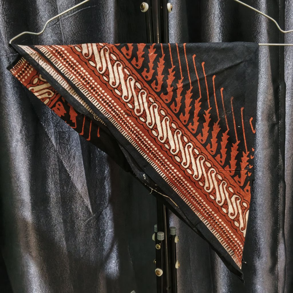 Udeng Segitiga / Iket Sunda Batik Tradisional – Bandana Kepala Motif Etnik Premium