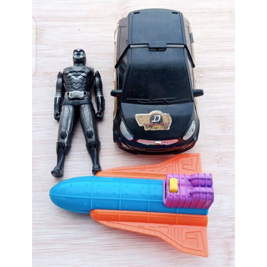 Paket 3 Mainan Figure Campur Mobil Tobot Roket Black Panther Toys Bekas