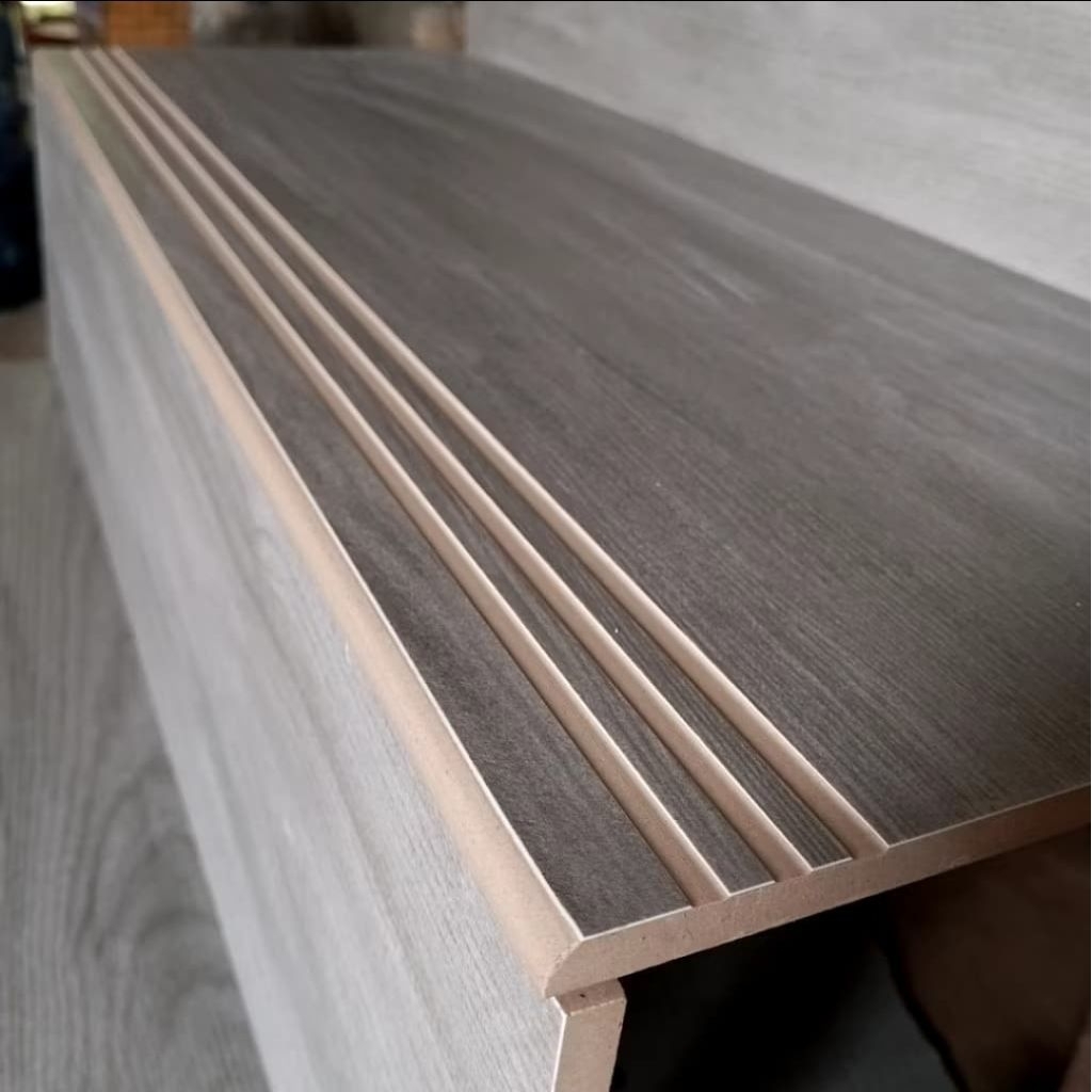 Granit tangga kayu abu abu 30x80 20x80