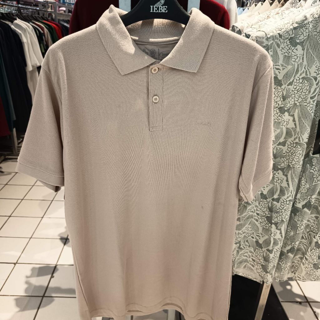Kaos berkerah IEBE