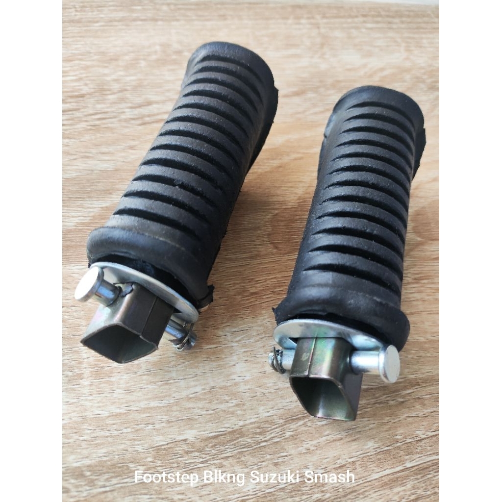 FOOTSTEP BELAKANG SMASH - Karet Footstep Belakang / Pijakan Kaki Belakang Suzuki Motor Smash
