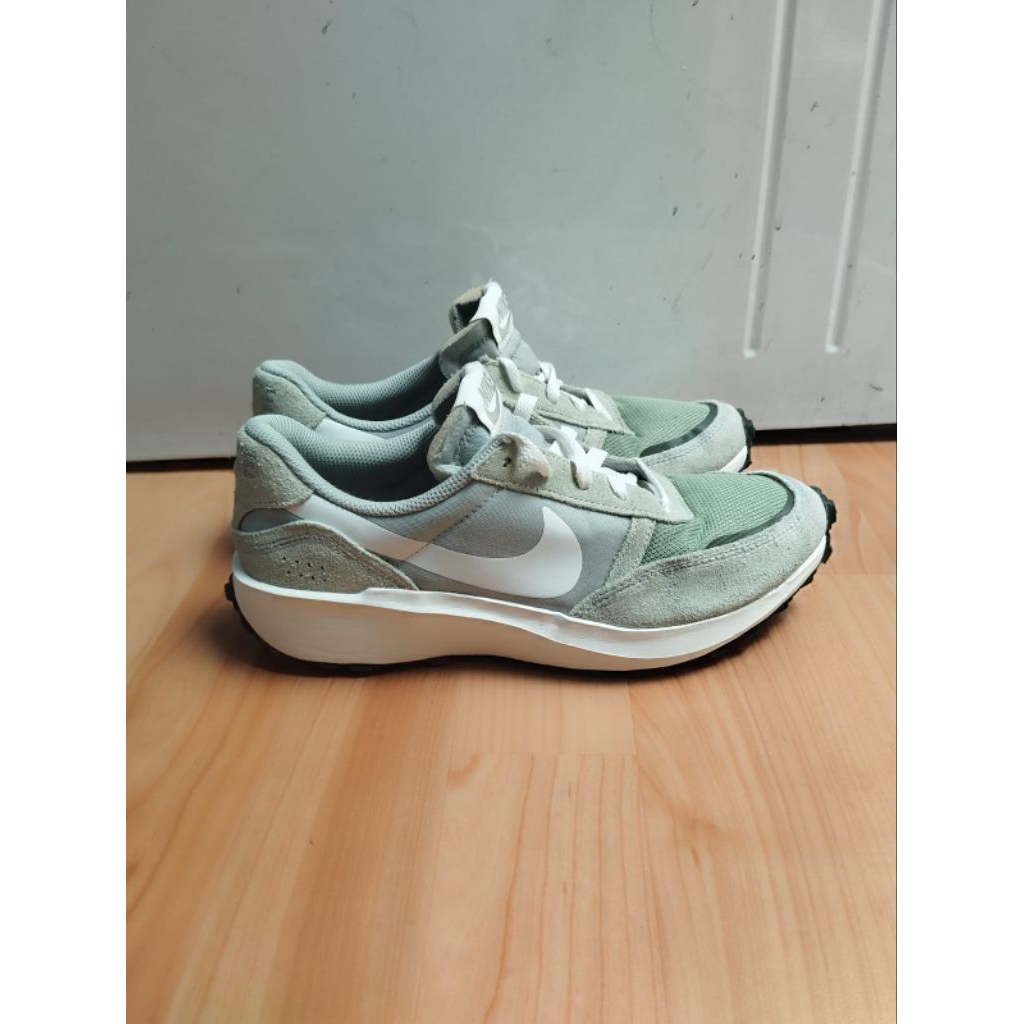 SEPATU RUNNING SNEAKERS NIKE WAFFLE HIJAU SIZE 40 BEKAS PRELOVED