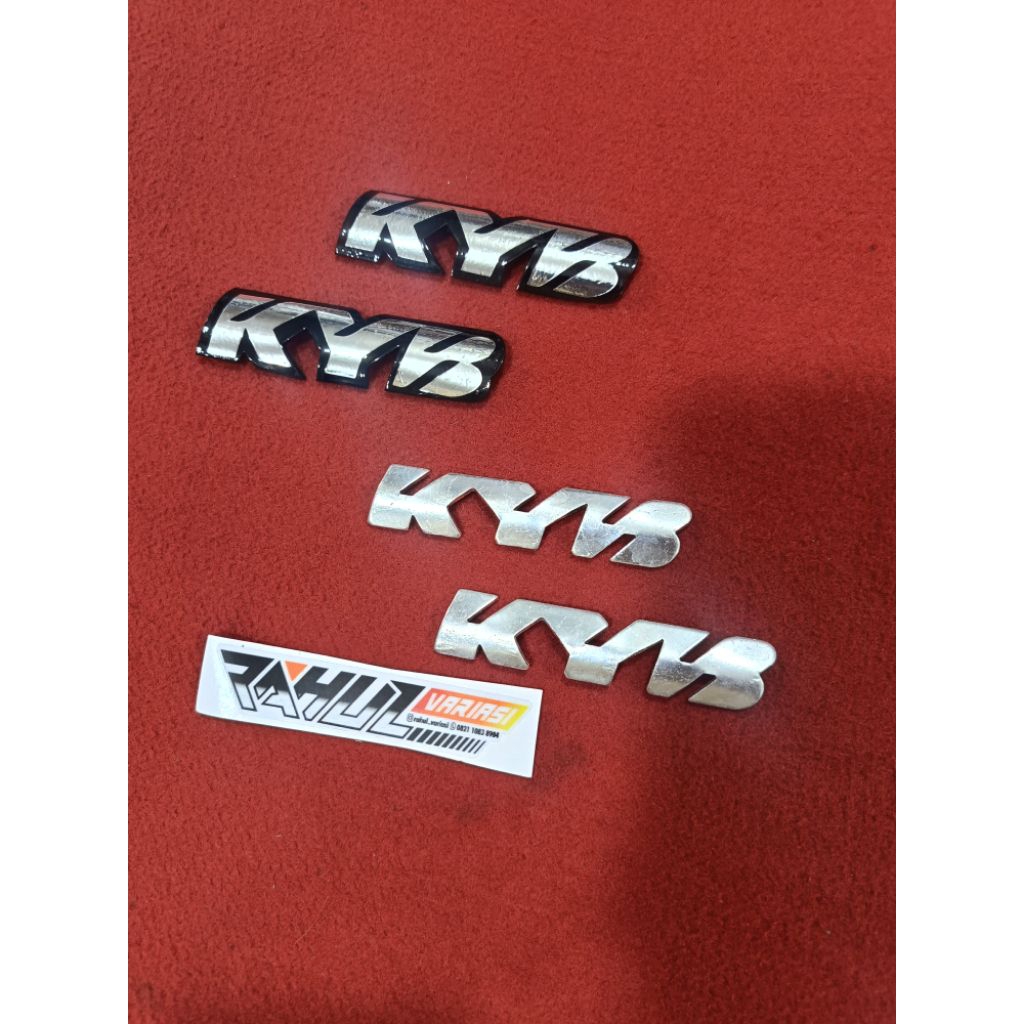 LOGO EMBLEM KYB TIMBUL UNTUK SHOCK DEPAN MOTOR SEPASANG