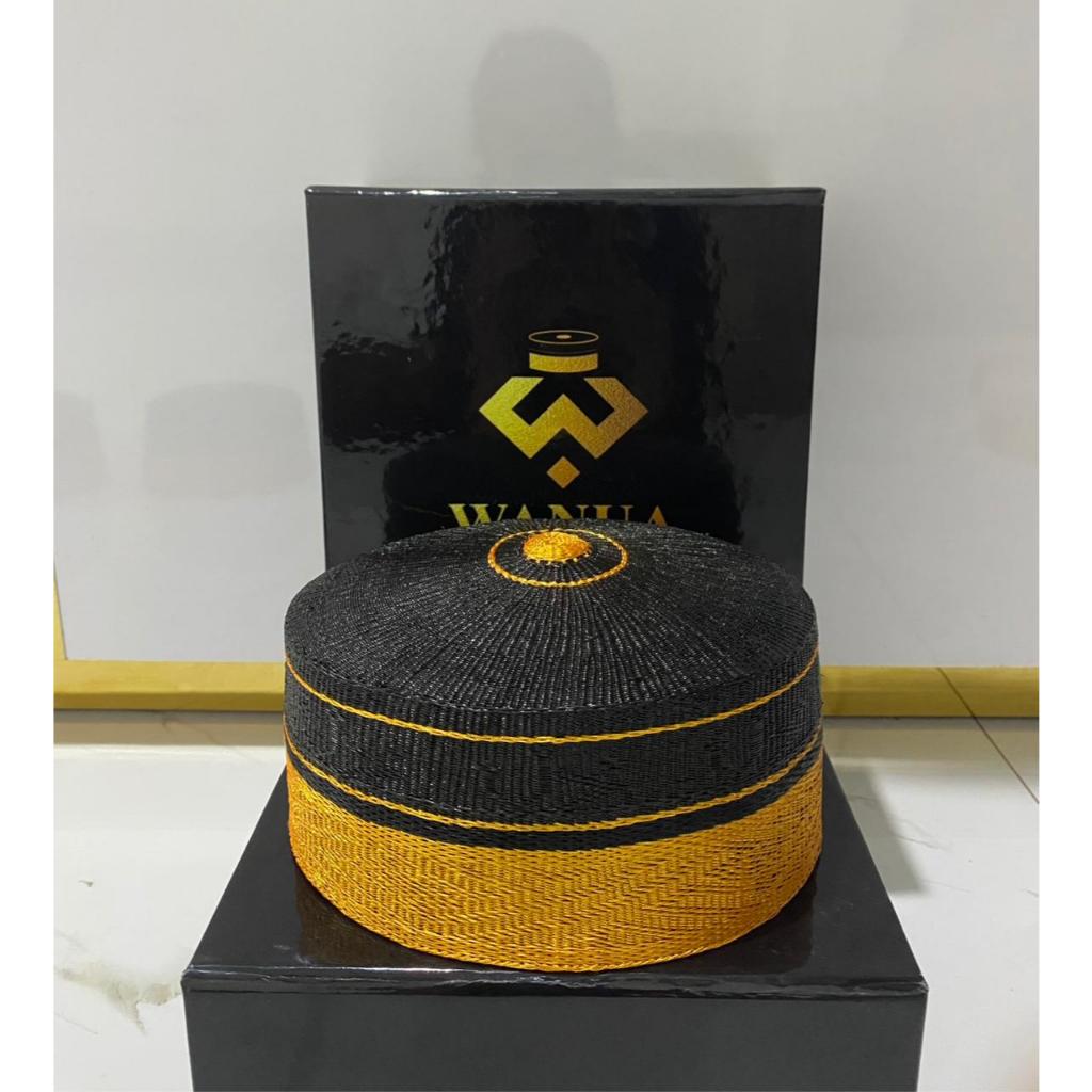 songkok recca hitam kuning  standar,perpaduan antara reacca hitam dan benang kuning,, songkok tobone