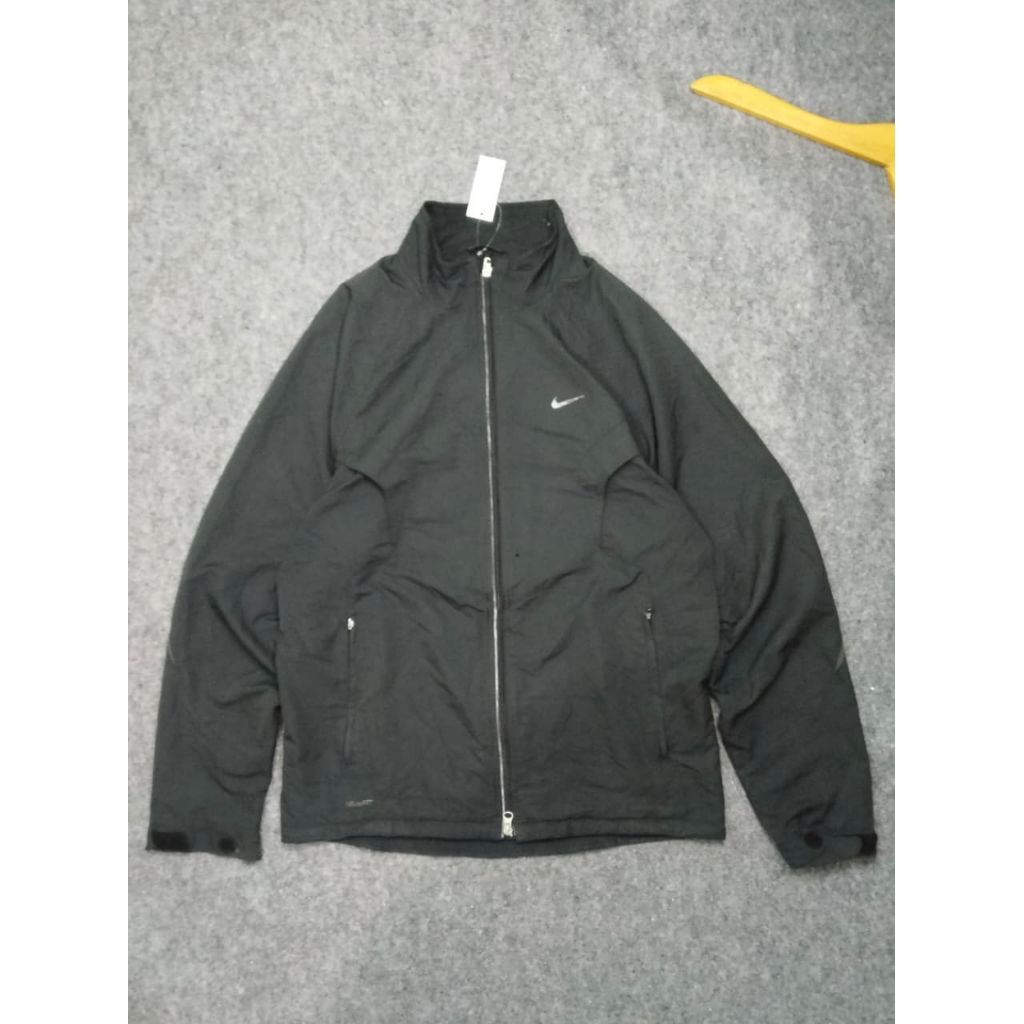 Winbreaker Nike Titiktemukuu
