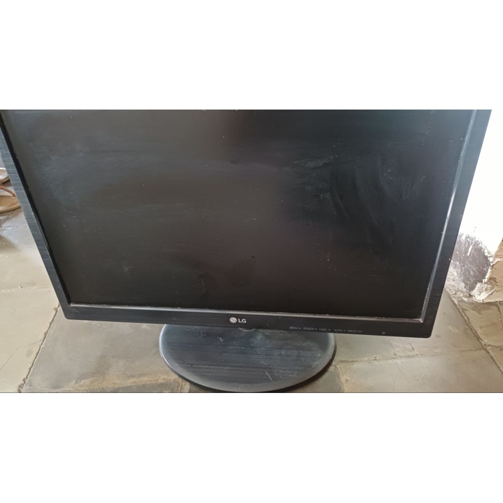 Monitor LG 19M38A-B Mulus, Like new, No Minus, Bekas Pemakaian Kantoran