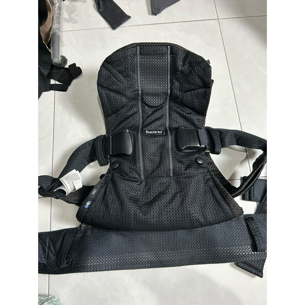 - Baby Bjorn Baby Carrier Miracle