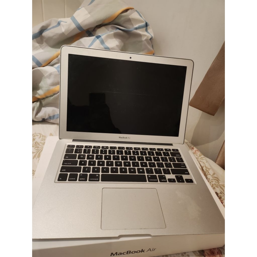 [PRELOVED] Laptop Apple Macbook Air Mid 2013 13 inchi Intel Core i5