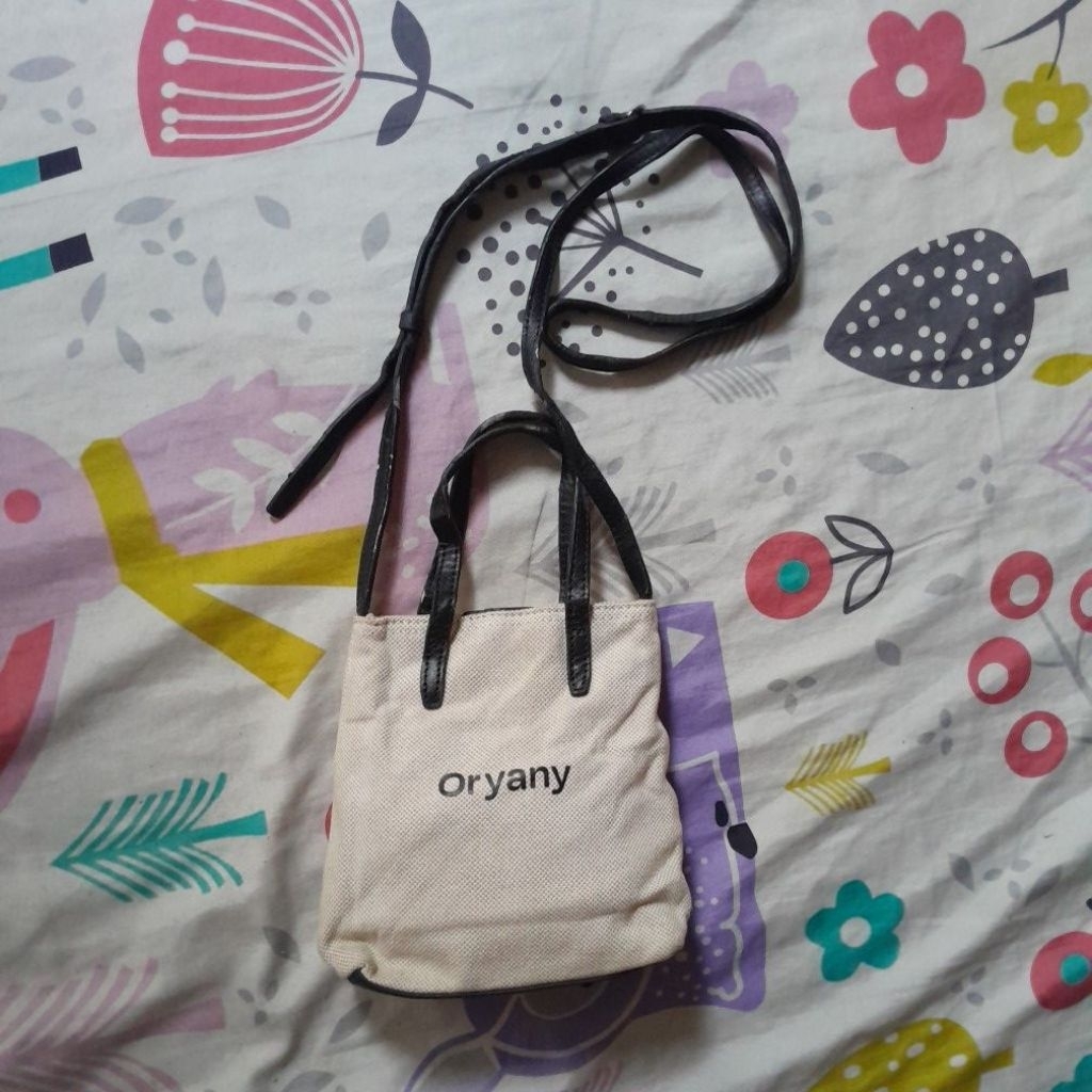 sling kanvas oryany