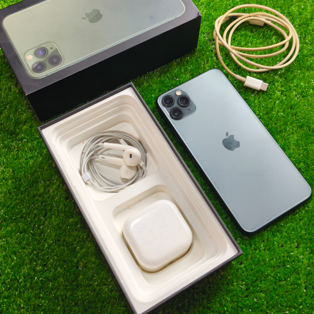 iPhone 11 Pro Max 256GB Midnight Green BH 72% kondisi mulus fullset ori ex inter (baca deskripsi)