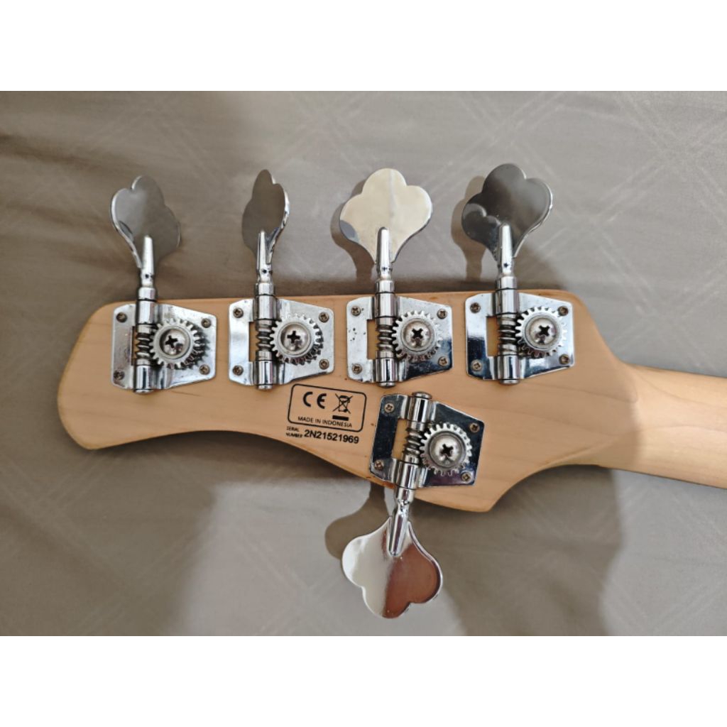 bass marcus miller v3